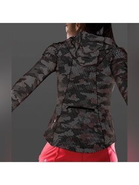 🆕✨ Lululemon Mist Over Windbreaker Reflective SeaWheeze - Camo Orange Multi